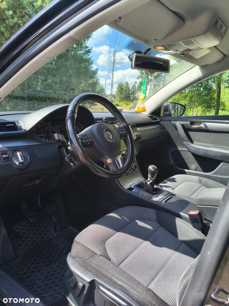 Volkswagen Passat 2.0 TDI Comfortline - 10