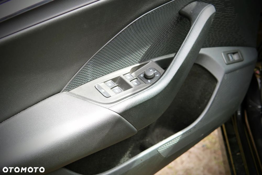 Skoda Octavia 2.0 TDI Style DSG - 25