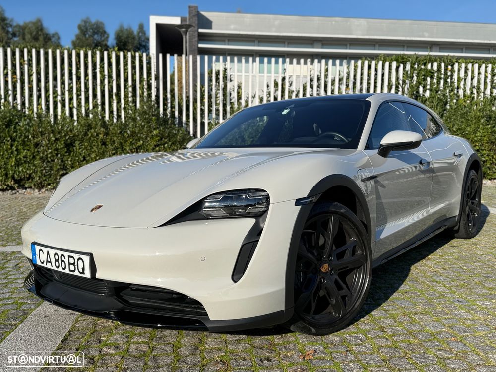 Porsche Taycan Cross Turismo 4 - 6