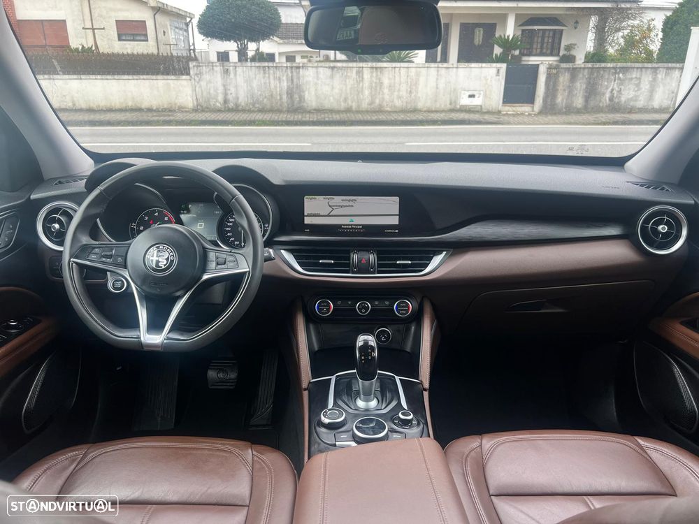 Alfa Romeo Stelvio 2.2 16V AT8 Super - 12