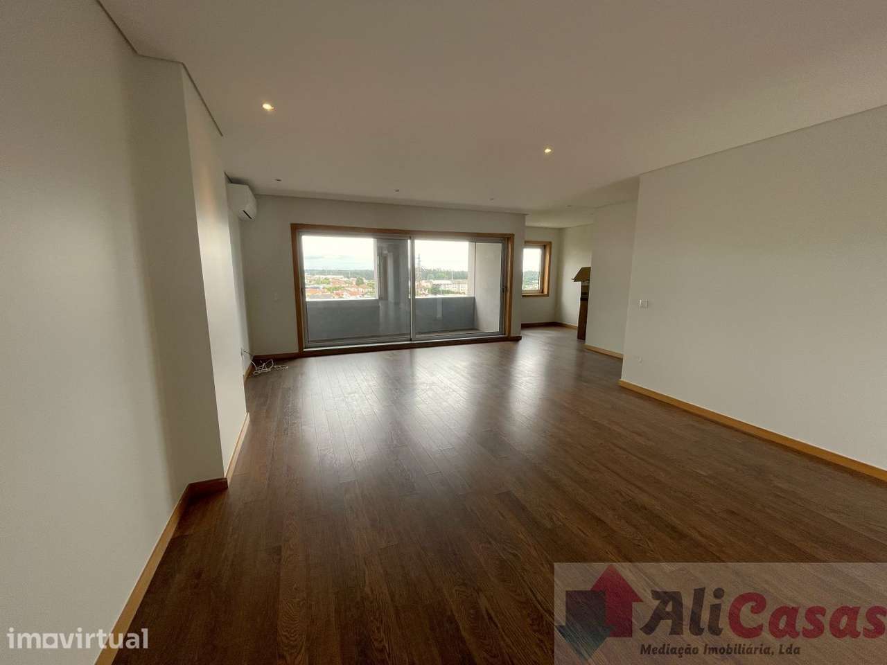 **Penthouse T4 para Aluguer em Localização Privilegiada!** - Grande imagem: 3/39