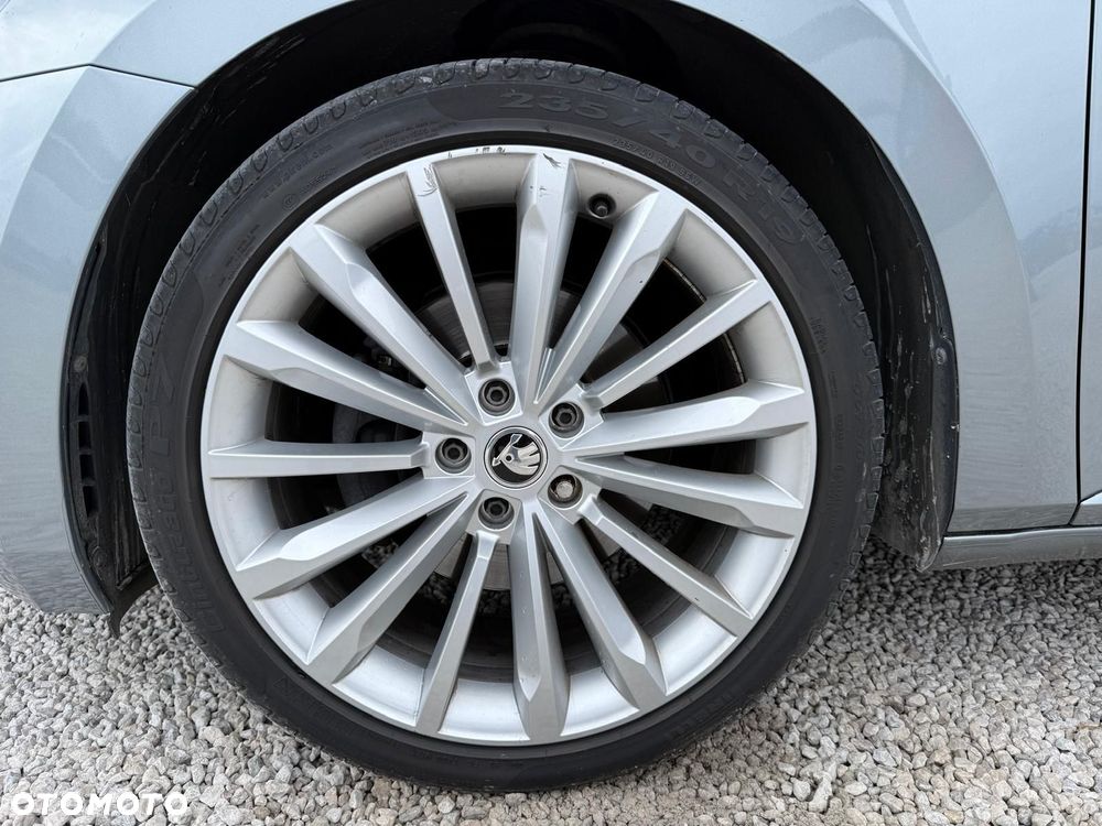 Skoda Superb 2.0 TDI SCR 4x4 Ambition DSG - 11
