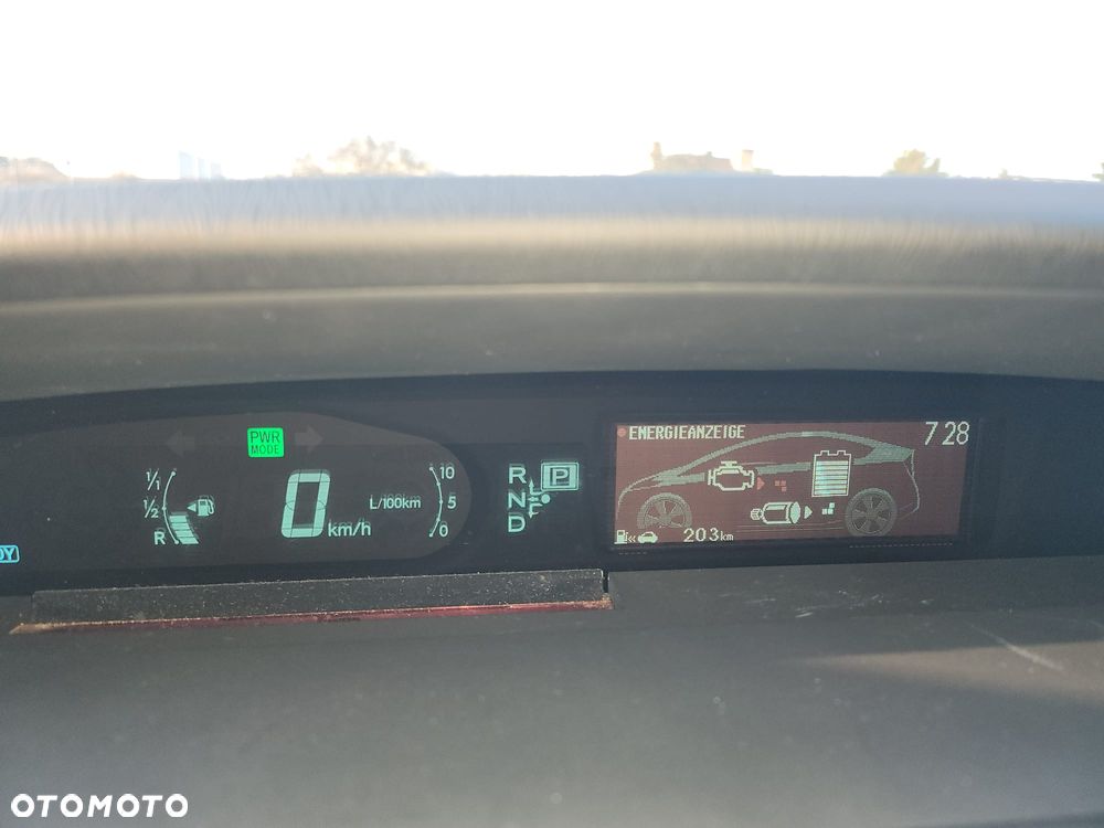 Toyota Prius 1.8 HSD Prestige - 15