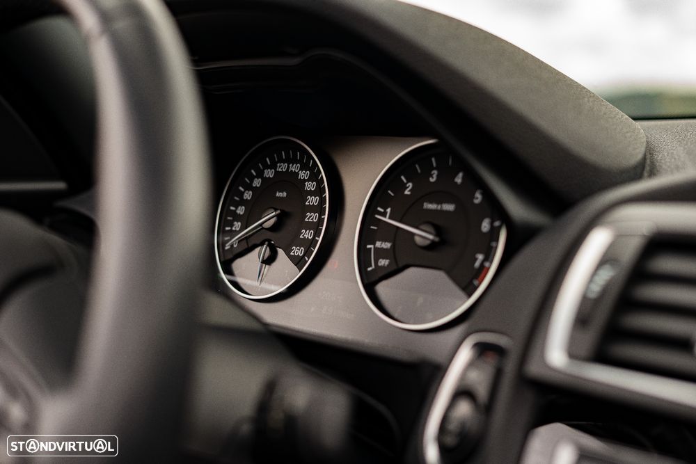 BMW 228 i Auto - 24