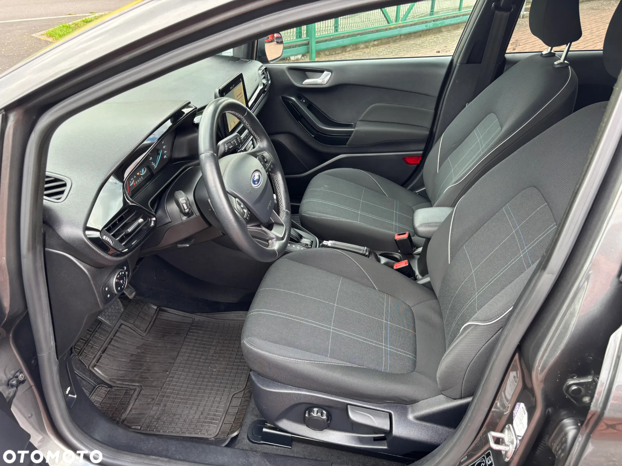 Ford Fiesta 1.0 EcoBoost S&S COOL&CONNECT - 12