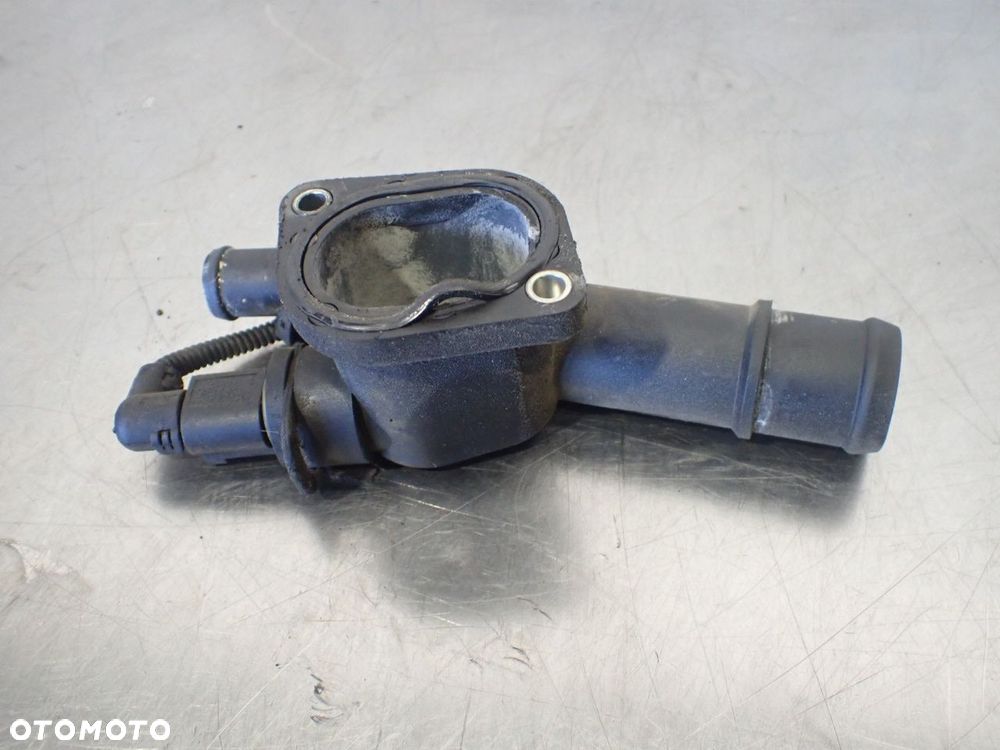 OBUDOWA TERMOSTATU VOLKSWAGEN PASSAT B6 2.0 038121132G - 3