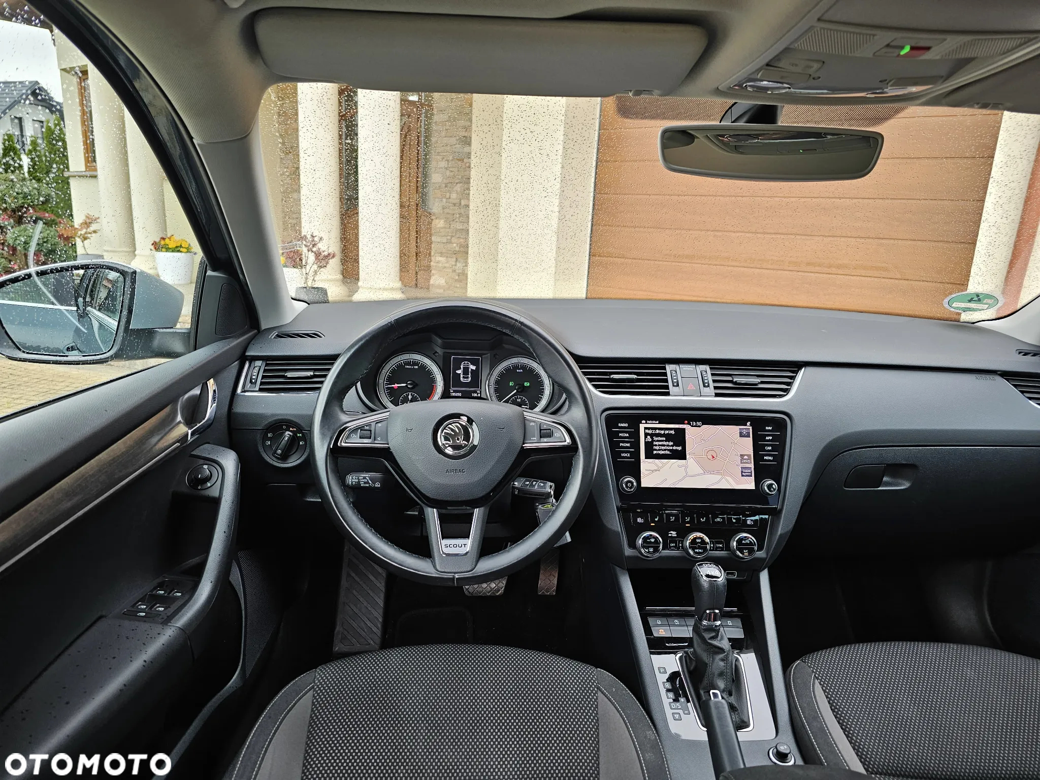 Skoda Octavia Combi 2.0 TDI 4x4 DSG Scout - 36