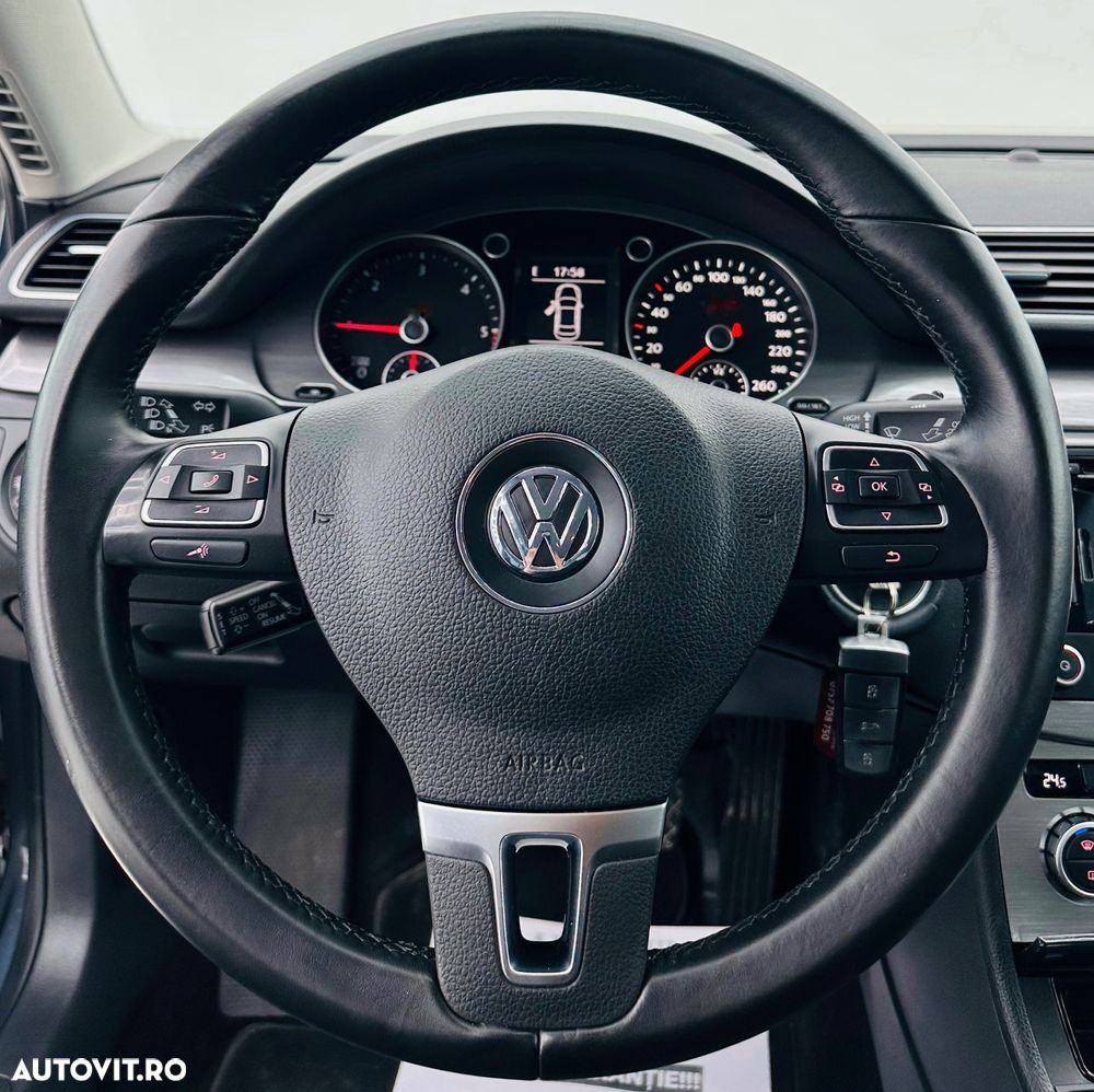 Volkswagen Passat - 30