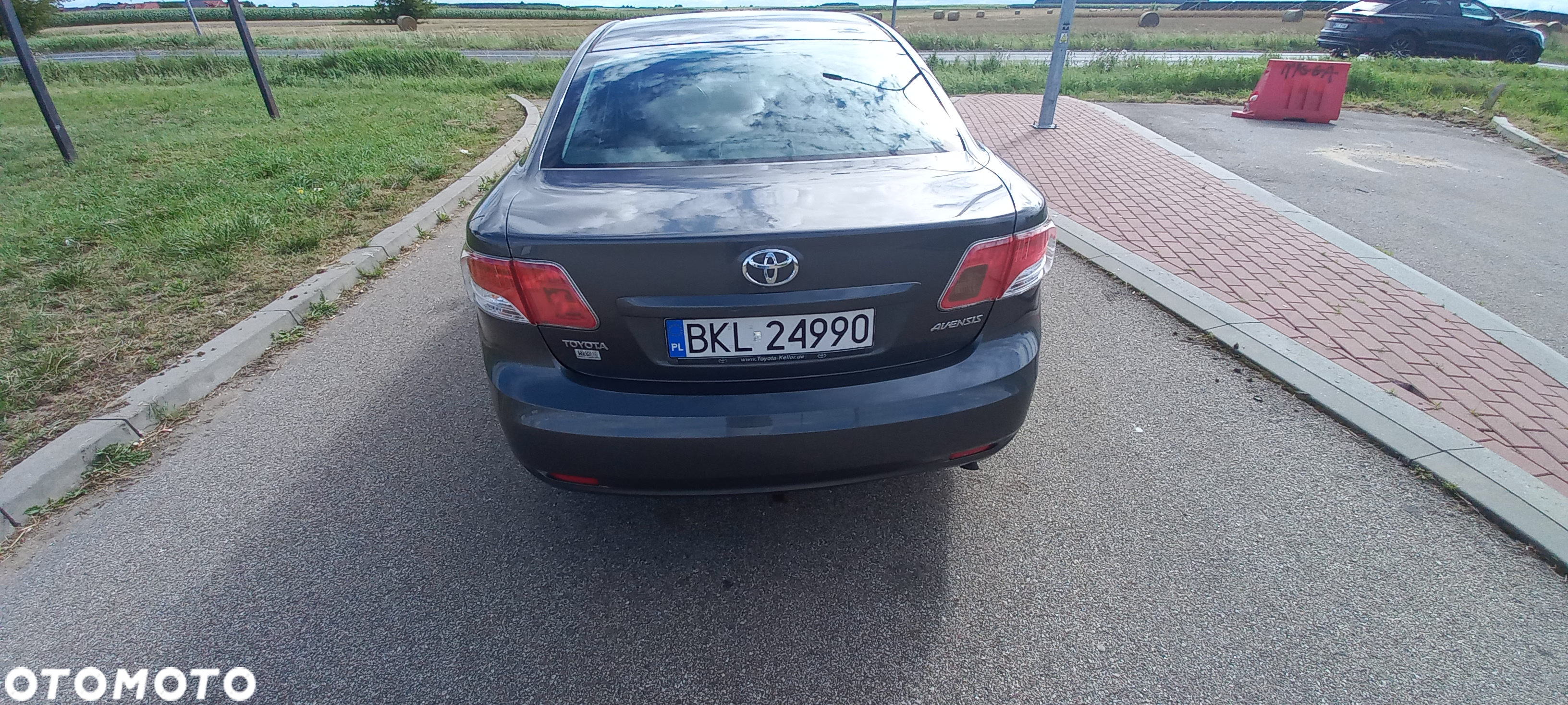 Toyota Avensis 1.8 Sol plus - 2