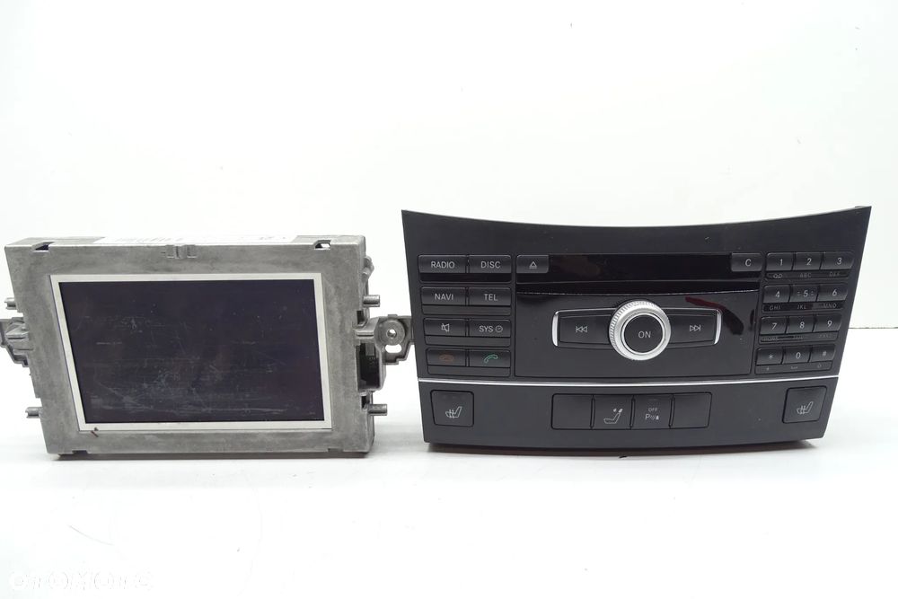 Mercedes E Klasa W212 Radio monitor A2129010400 A2129008308 - 1