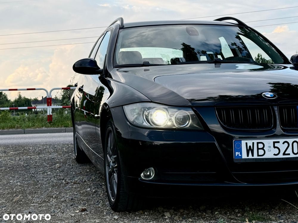 BMW Seria 3 320i - 3