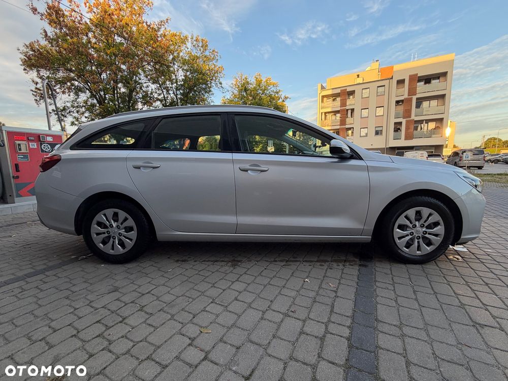 Hyundai i30 1.6 CRDi Classic + - 13