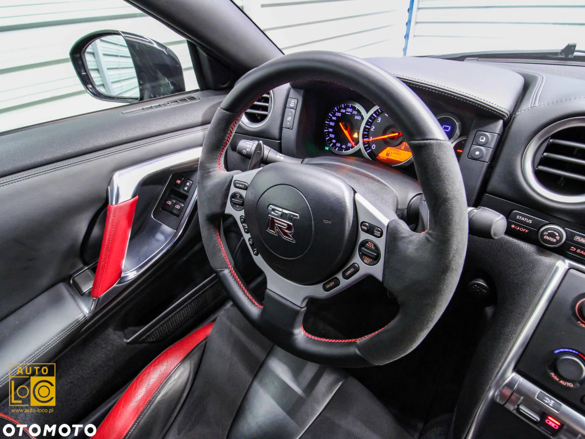 Nissan GT-R Premium Edition - 33