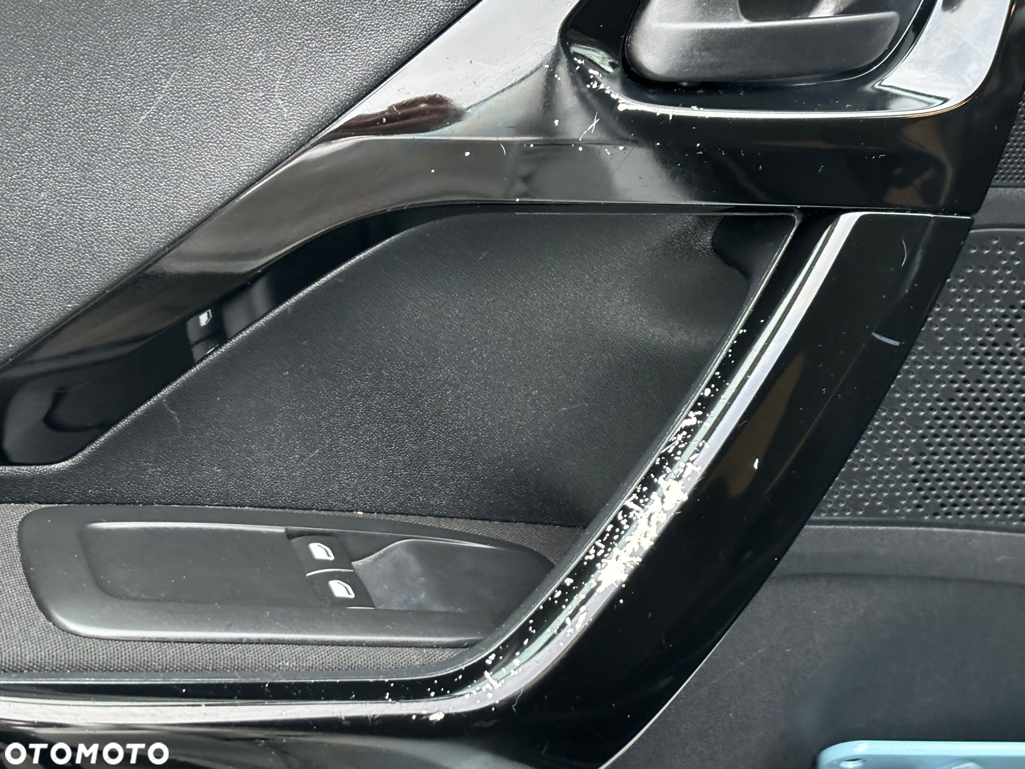 Peugeot 208 - 11