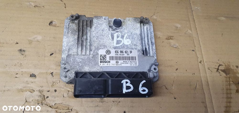 Komputer sterownik silnika VW Passat B6 1.9 TDI 03G906021DP - 1