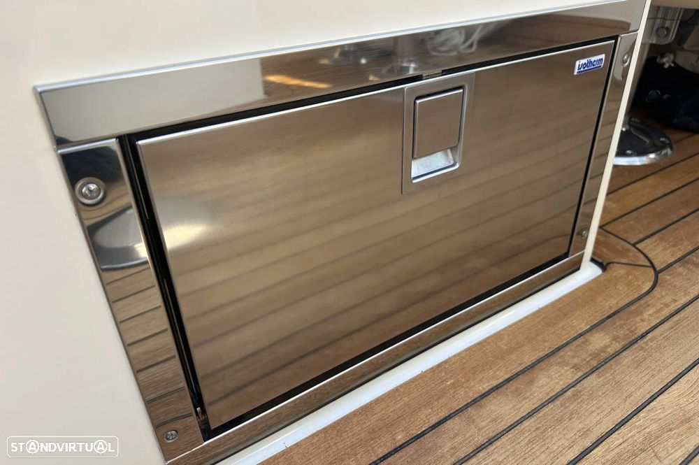 Chris Craft Corsair 32 - 21