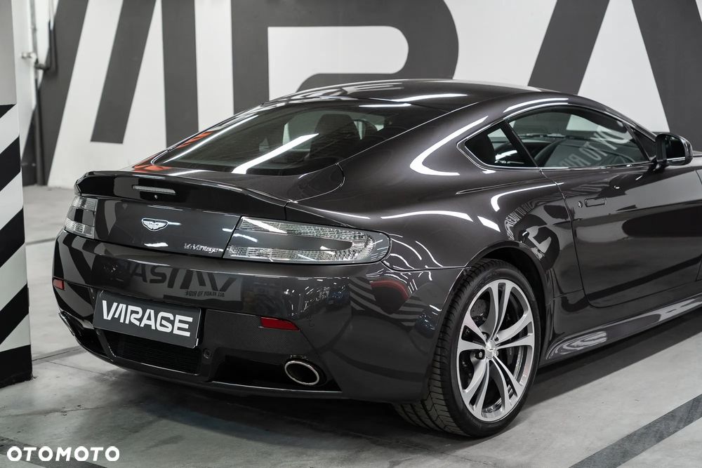 Aston Martin V12 Vantage - 19