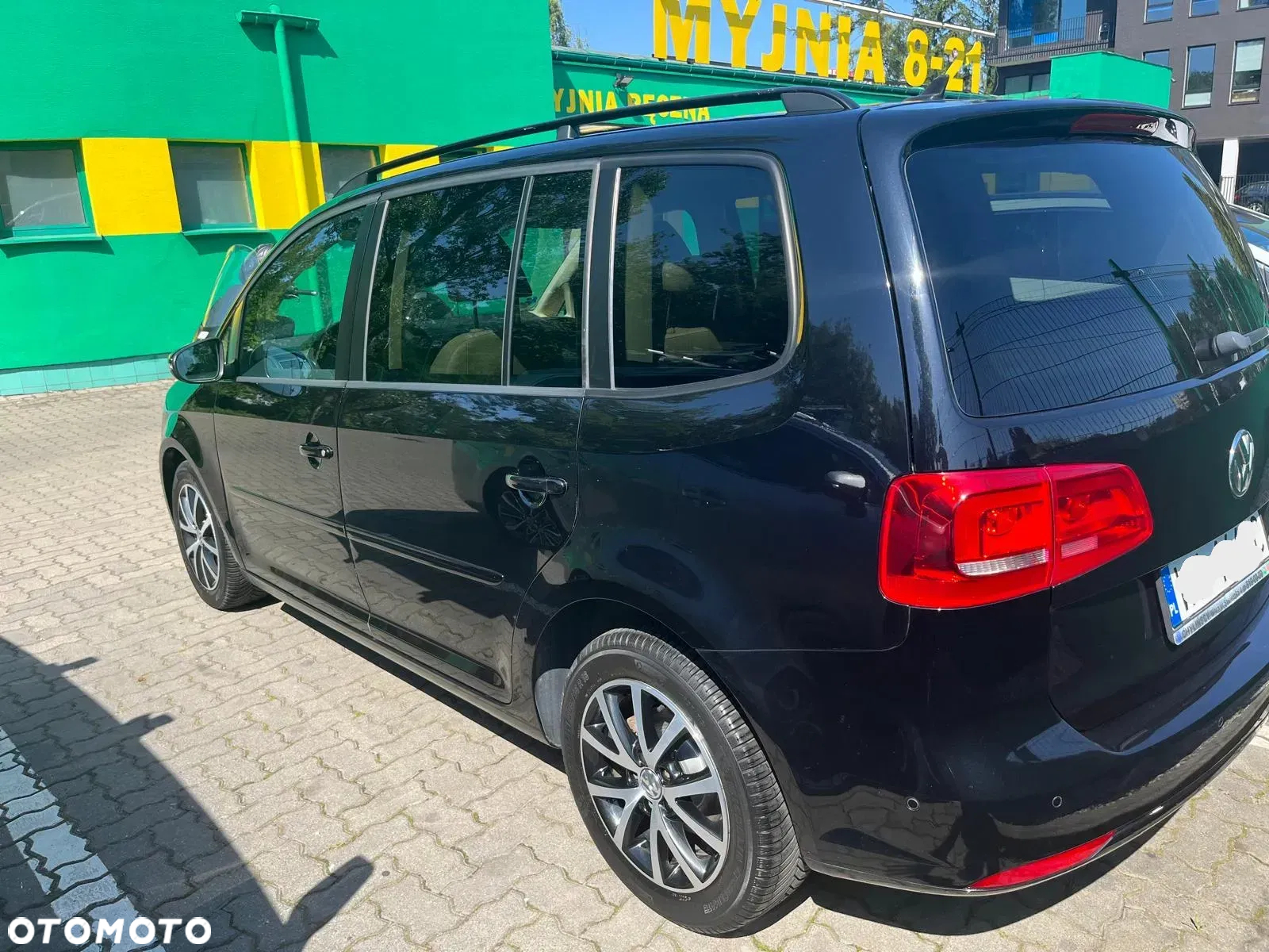 Volkswagen Touran 2.0 TDI DPF BlueMotion Technology Highline - 11