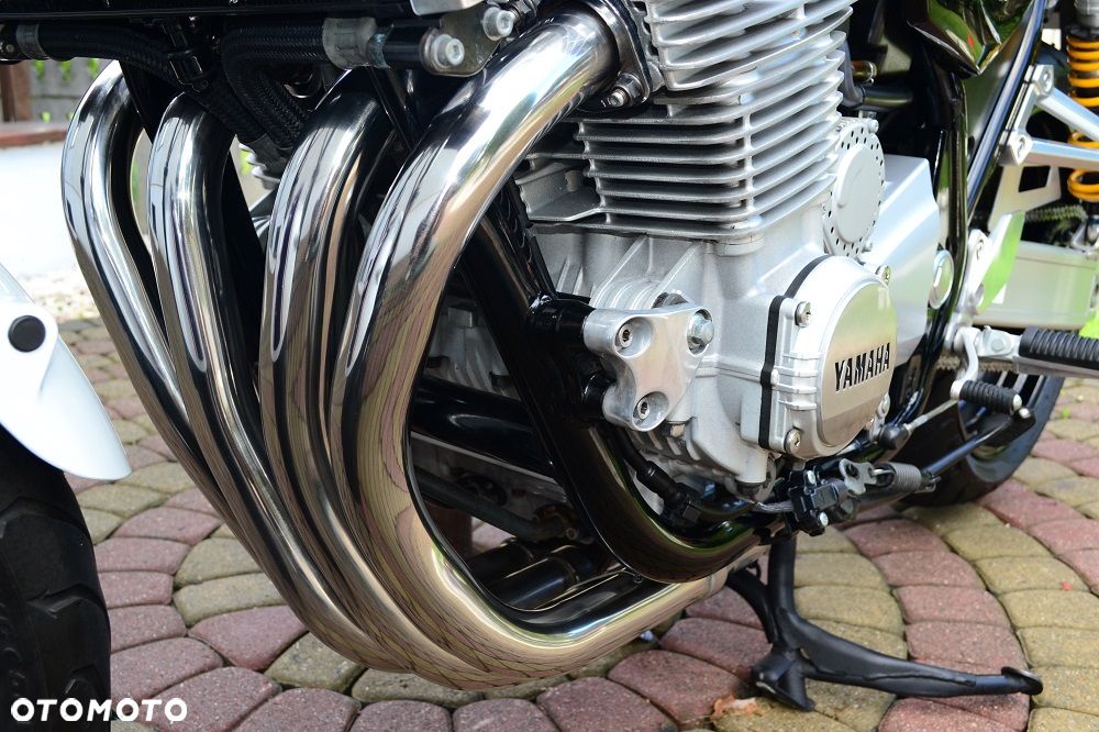 Yamaha XJR - 32