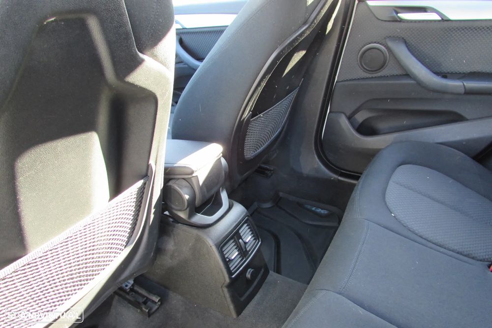 BMW X1 16 d sDrive Advantage - 12