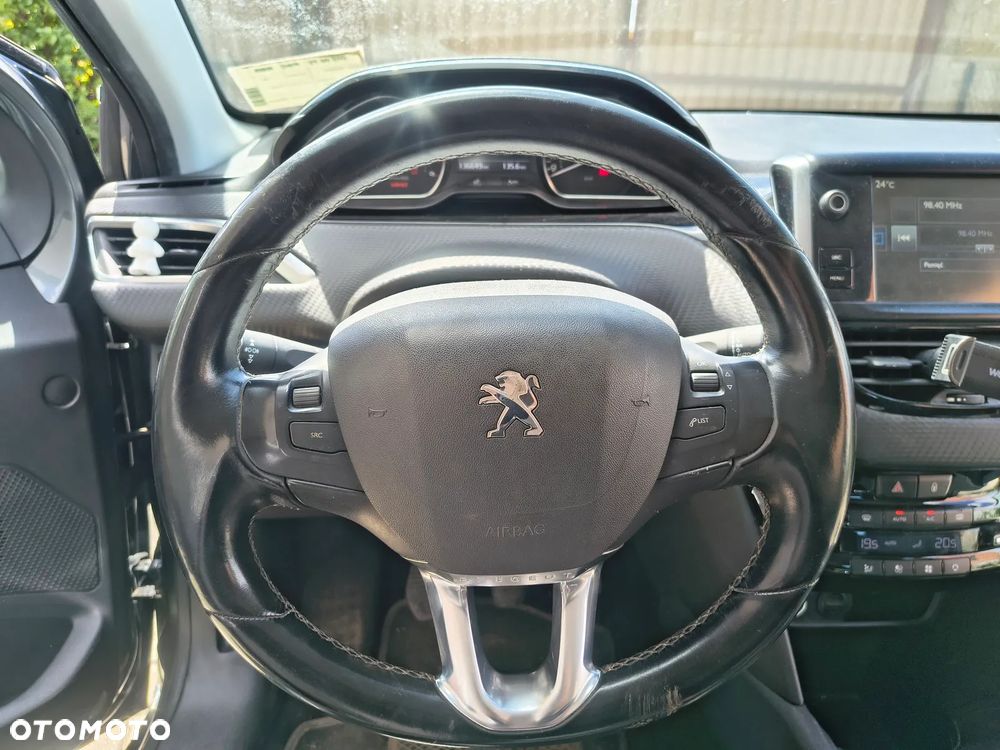 Peugeot 208 - 21