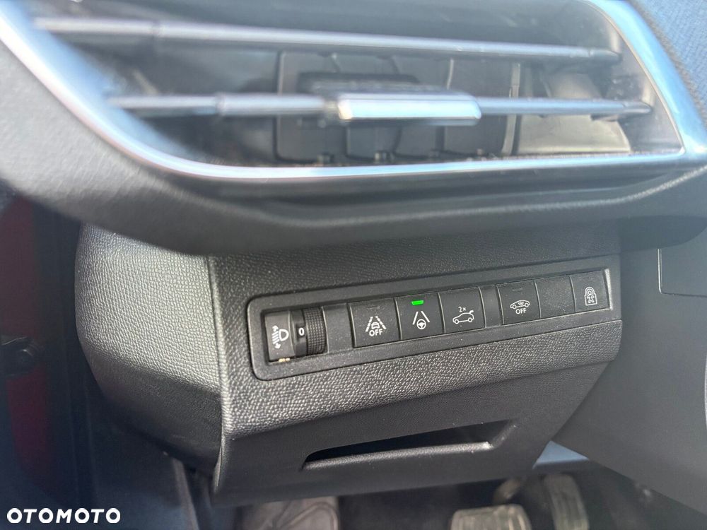 Peugeot 3008 1.2 PureTech mHEV Allure Pack S&S e-DCS6 - 11
