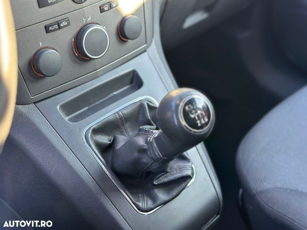 Opel Zafira 1.9 CDTI Essentia - 23