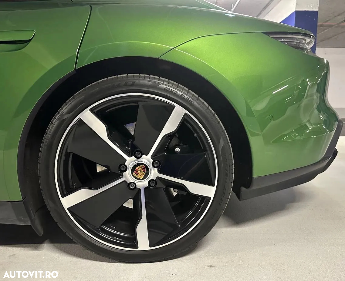 Porsche Taycan Turbo - 5