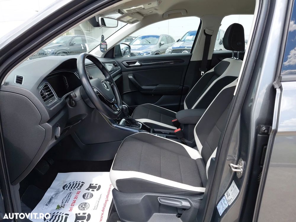Volkswagen T-Roc - 12