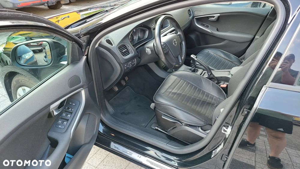 Volvo V40 D2 Drive-E Momentum - 8