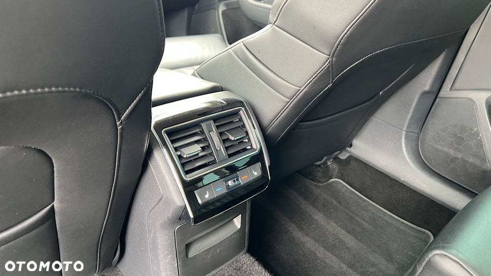 Skoda Superb 2.0 TDI SCR 4x4 L&K DSG - 12