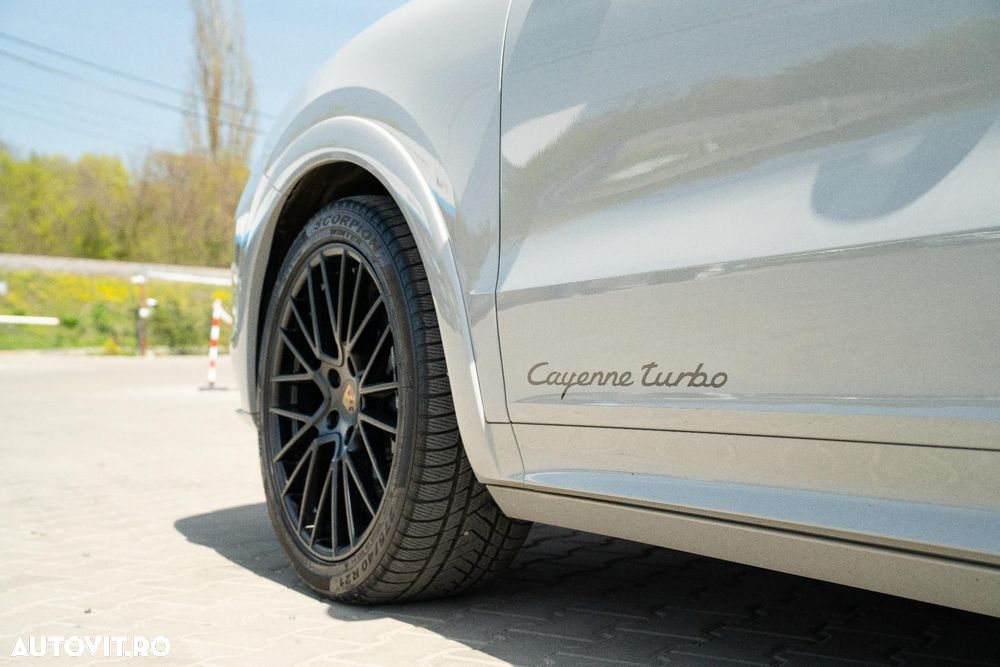 Porsche Cayenne - 36
