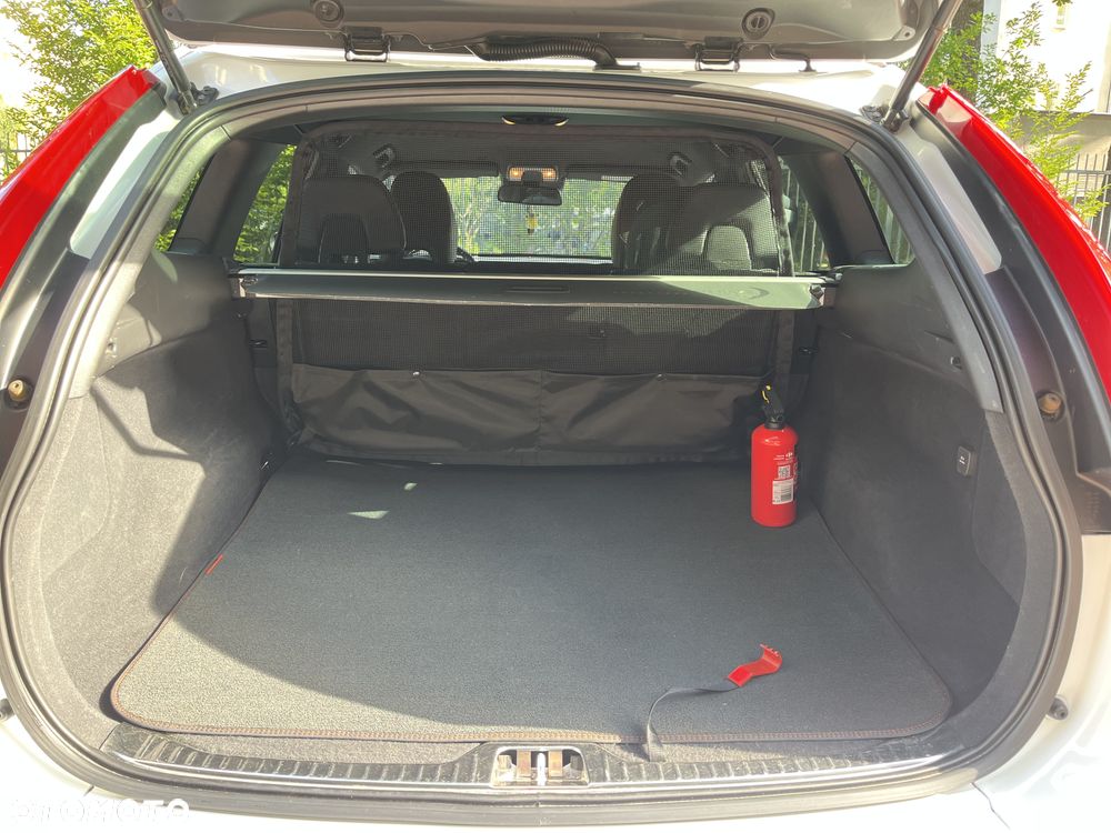 Volvo XC 60 D4 Drive-E Ocean Race - 14