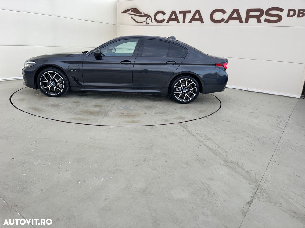 BMW Seria 5 530e Aut. M Sport Edition - 7