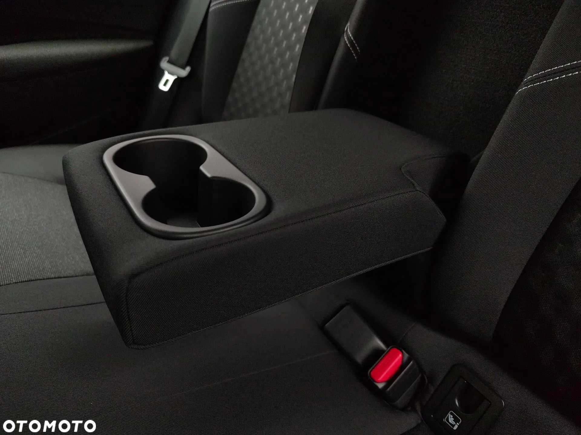 Toyota Corolla 1.8 Hybrid Comfort - 25
