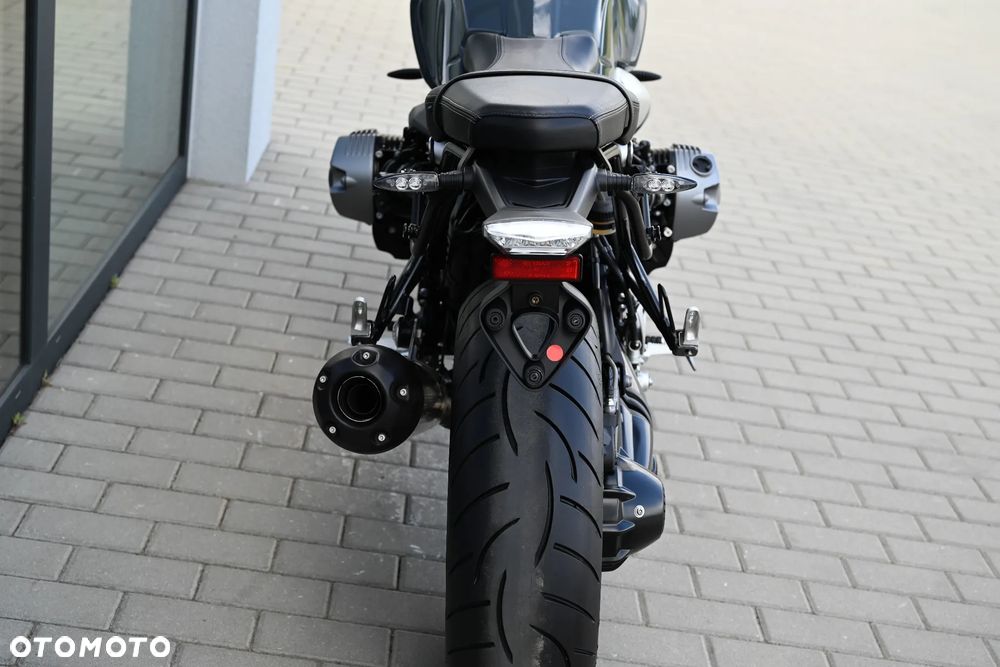BMW R - 8