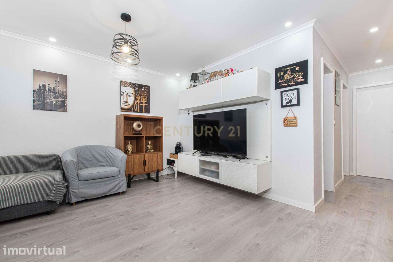 Apartamento T2 Santo António Dos Cavaleiros - Grande imagem: 4/17