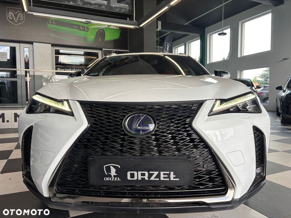 Lexus UX - 8