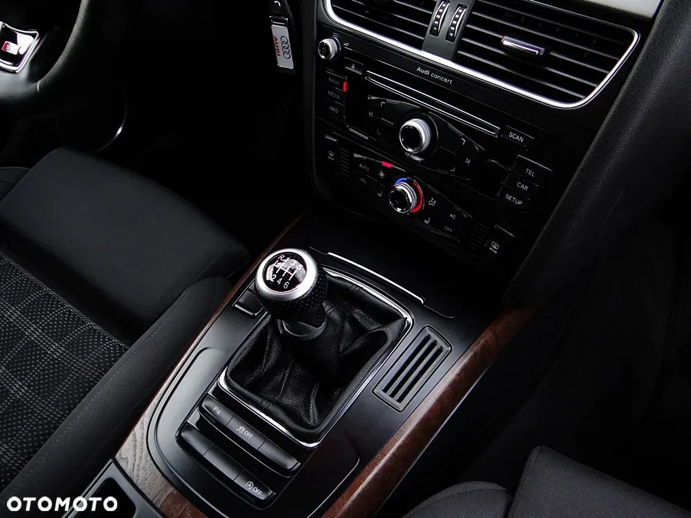 Audi A4 Limousine 1.8 TFSI S line Sportpaket - 31