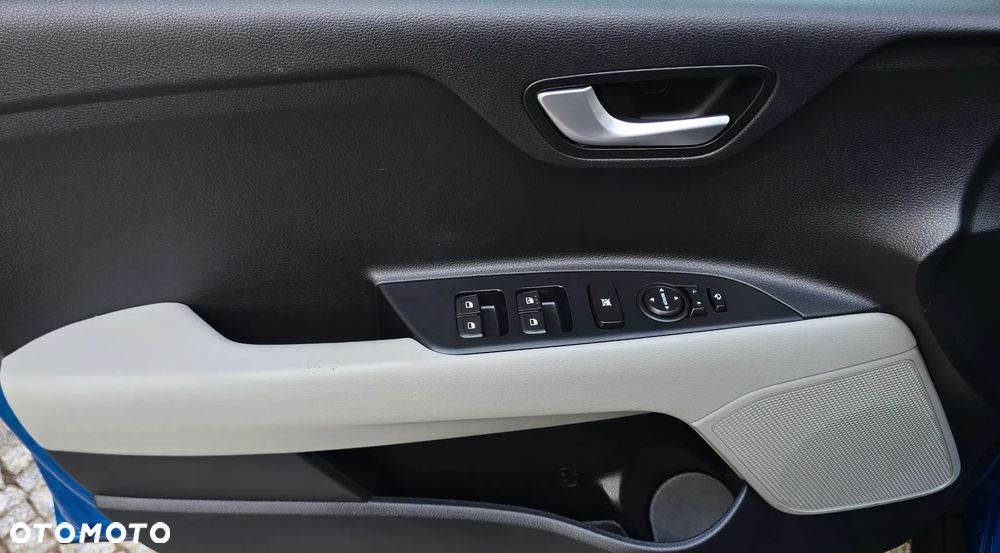 Kia Stonic 1.0 T-GDI MHEV L Business Line - 10