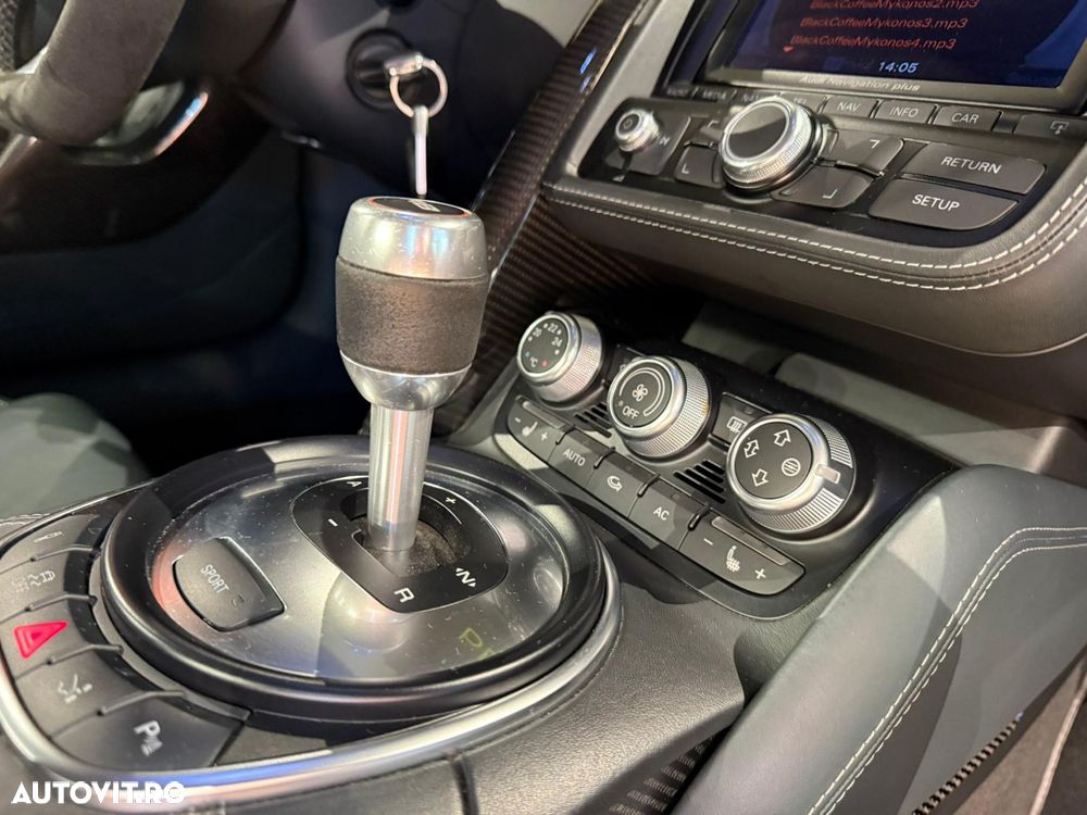 Audi R8 5.2 FSI Quattro R-Tronic - 25