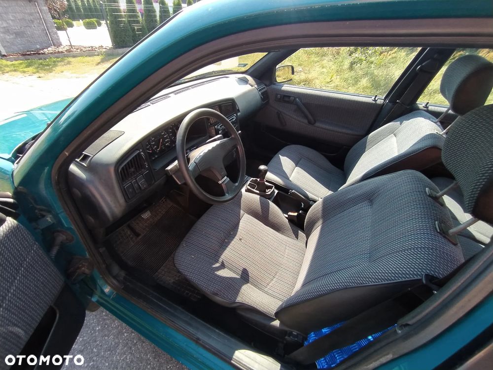 Volkswagen Passat Variant 1.6 CL - 11