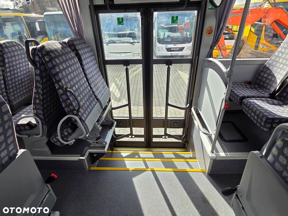 MAN LION'S INTERCITY/ SPROWADZONY Z FRANCJI/ DŁUGOŚĆ 12.30 M / PODWÓJNE SZYBY BOCZNE/ 68 000 KM - 37