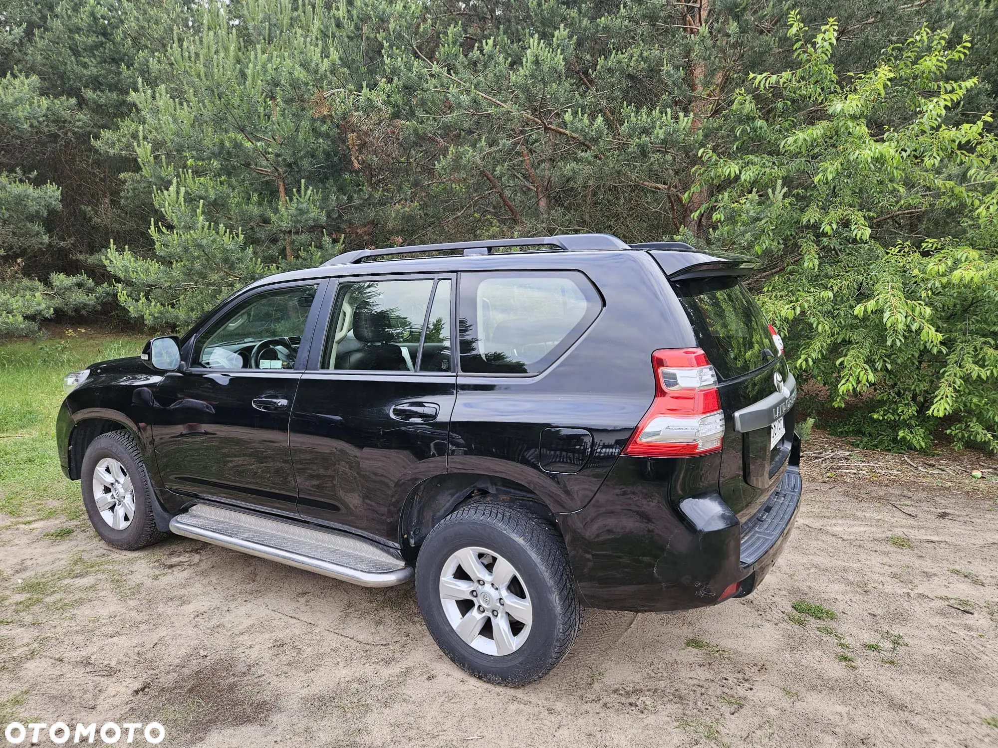 Toyota Land Cruiser - 7