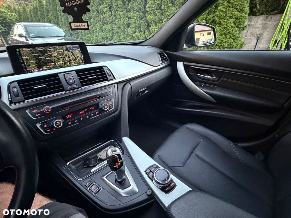 BMW Seria 3 320d Efficient Dynamic Edition Modern Line - 33