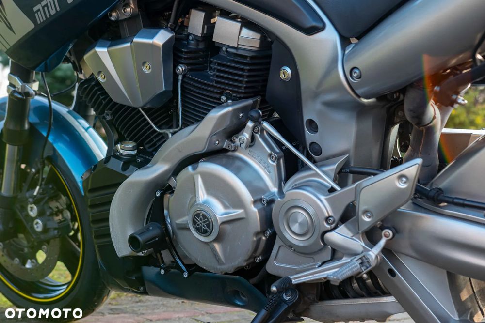 Yamaha MT - 22