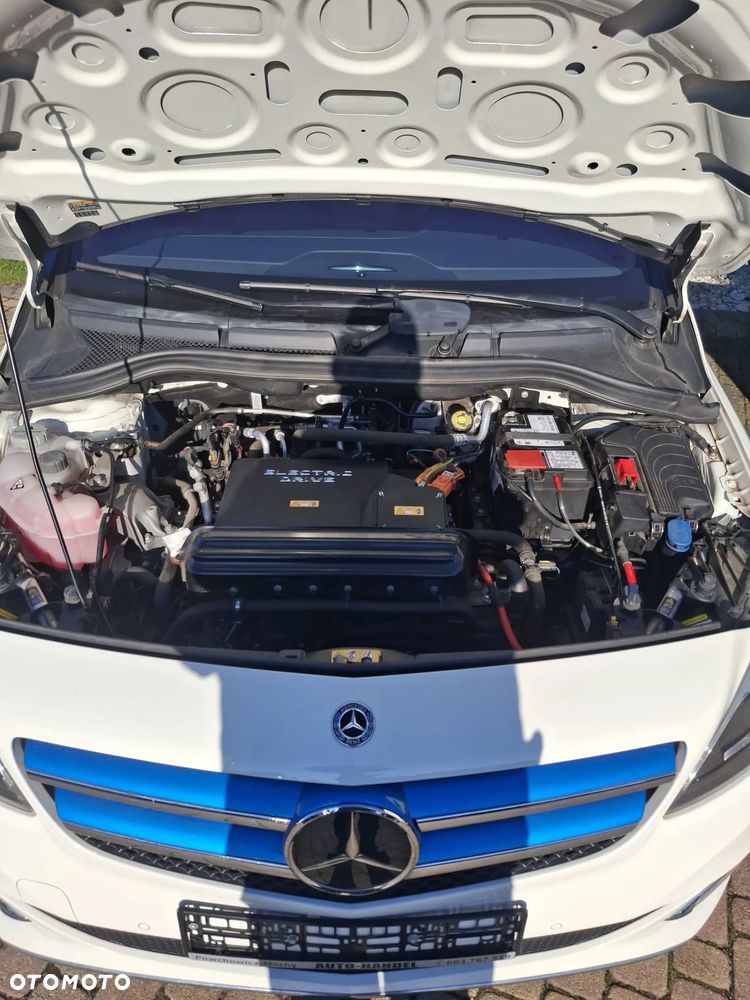 Mercedes-Benz Klasa B (Electric Drive) 250 e - 29