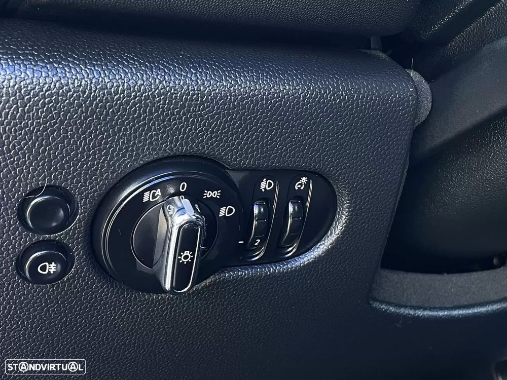 MINI 3 Portas Cooper SE - 17