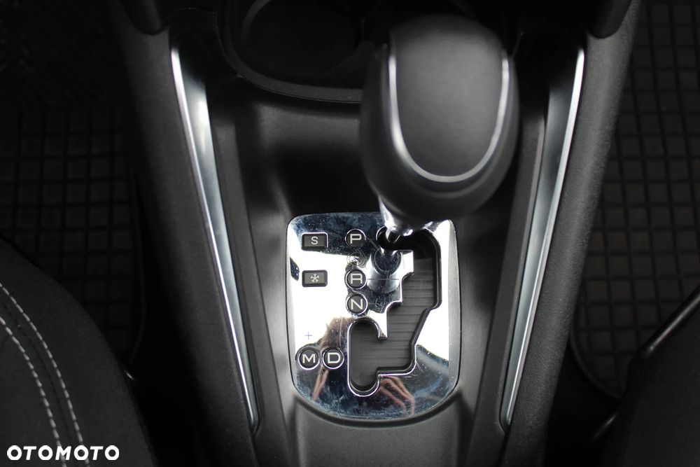 Peugeot 208 1.2 PureTech Allure S&S EAT6 - 21
