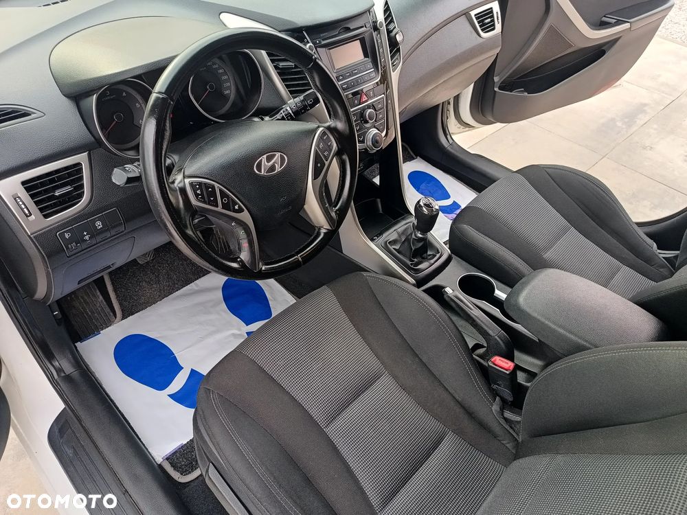 Hyundai i30 blue 1.6 CRDi Style - 20